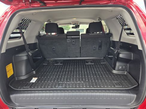 Used 2020 Toyota 4Runner SR5 AWD/4WD image 28