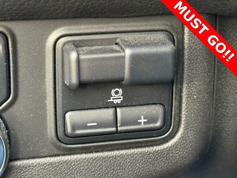 Used 2022 GMC Yukon Denali w/ Advanced Technology Package image 42