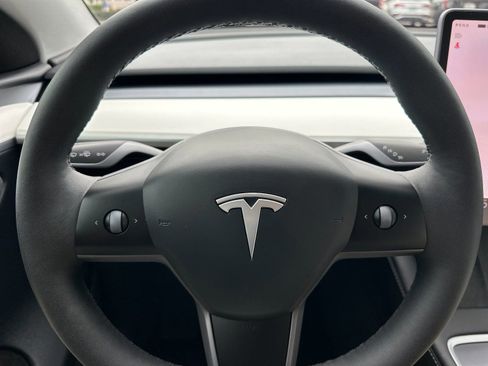 Used 2023 Tesla Model Y Long Range image 25