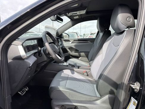 New 2026 Volkswagen Tiguan SE R-Line FWD image 11