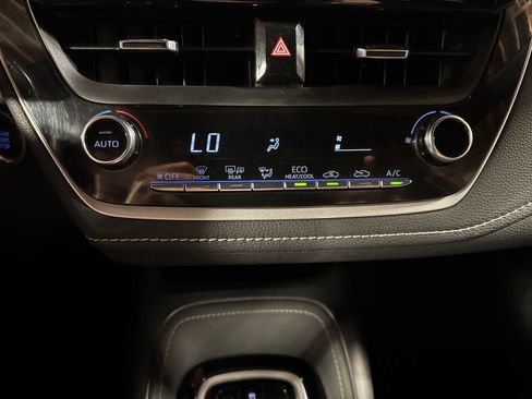 Used 2020 Toyota Corolla SE FWD image 23