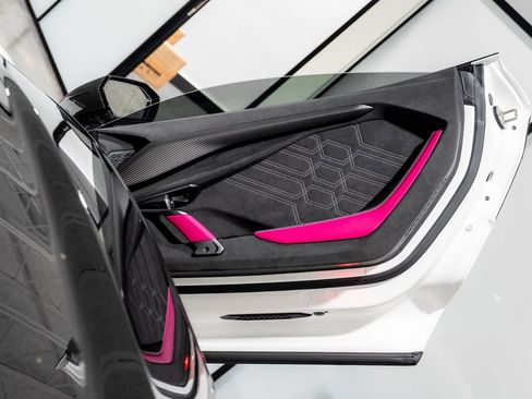Used 2025 Lamborghini Revuelto AWD/4WD image 75