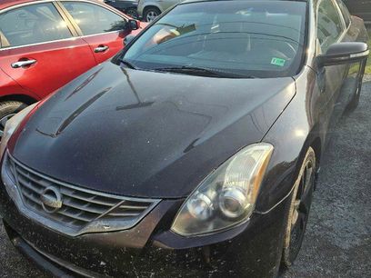 Used 2010 Nissan Altima 3.5 SR w/ Premium Pkg