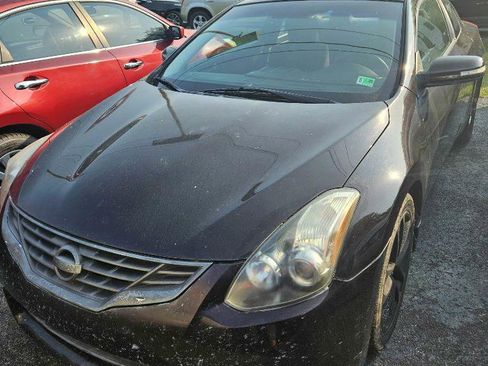 Used 2010 Nissan Altima 3.5 SR w/ Premium Pkg FWD image 1
