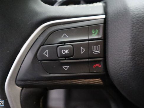 Used 2025 Jeep Grand Cherokee L Laredo image 15