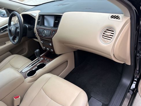 Used 2019 Nissan Pathfinder Platinum w/ Cargo Package FWD image 30
