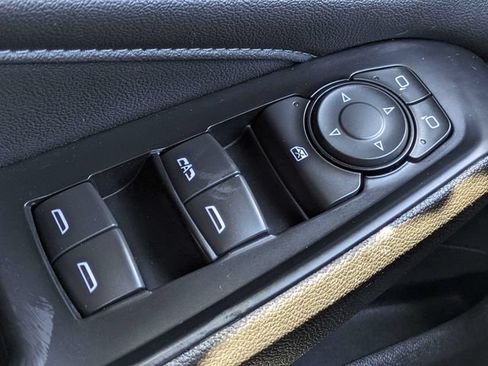 Used 2023 Chevrolet Traverse LT FWD image 25