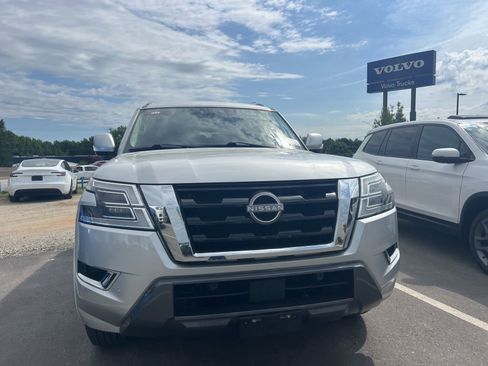 Used 2021 Nissan Armada SV AWD/4WD image 7
