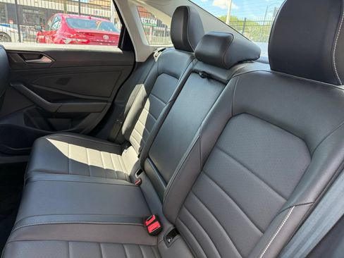 Used 2024 Volkswagen Jetta SE FWD image 24