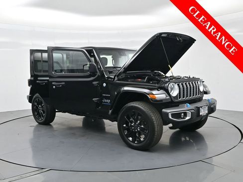 Used 2024 Jeep Wrangler Unlimited Sahara image 42