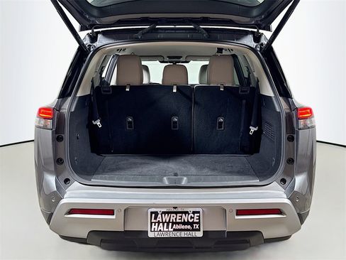 Used 2023 Nissan Pathfinder SL image 24