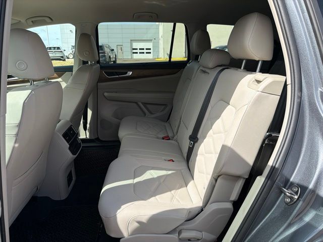 Certified 2025 Volkswagen Atlas SE AWD/4WD image 16