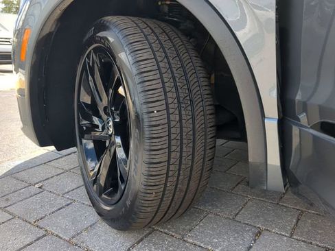 Certified 2023 Volkswagen Tiguan SE R-Line image 33