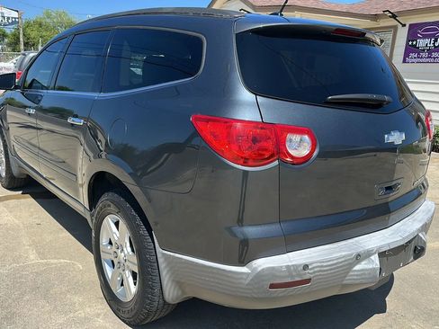 Used 2012 Chevrolet Traverse LT image 3