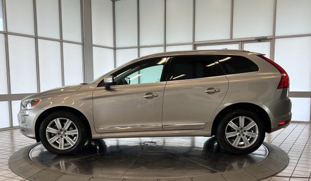 Used 2016 Volvo XC60 T6 w/ Proximity Package AWD/4WD image 4