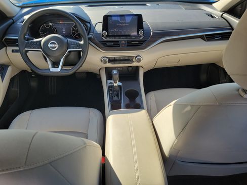 Certified 2025 Nissan Altima 2.5 SV FWD image 13