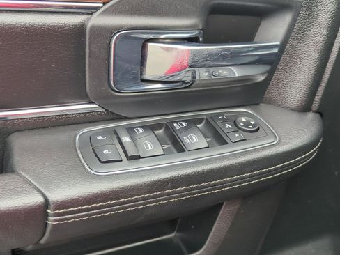 Used 2018 RAM 1500 Laramie w/ Convenience Group AWD/4WD image 15