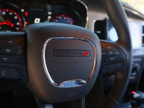 Used 2016 Dodge Charger SE w/ Blacktop Package RWD image 37