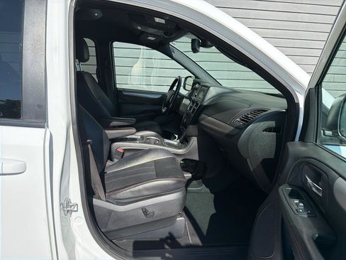 Used 2019 Dodge Grand Caravan GT FWD image 7