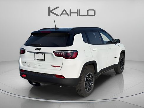 Used 2026 Jeep Compass Trailhawk AWD/4WD image 4