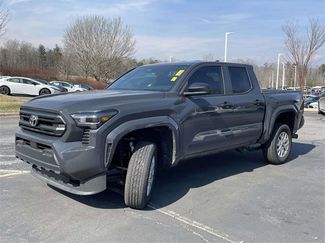 Used 2024 Toyota Tacoma SR video 1