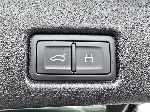 Used 2025 Audi Q5 Premium Plus image 15