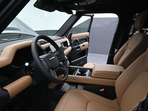 New 2026 Land Rover Defender 130 X-Dynamic SE AWD/4WD image 23