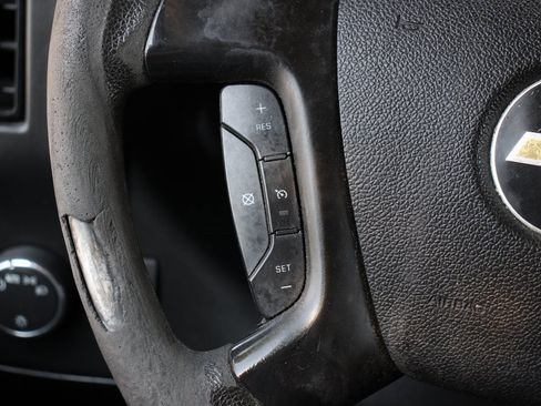 Used 2014 Chevrolet Express 2500 image 24