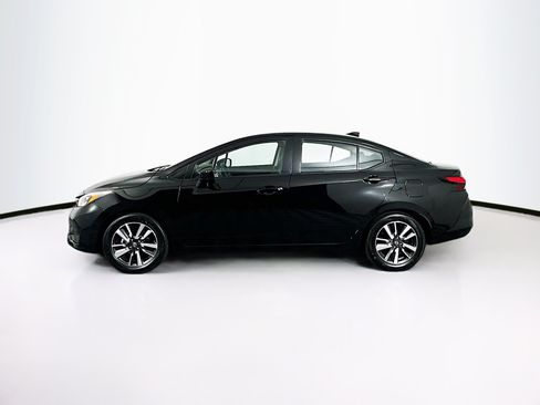 Used 2025 Nissan Versa SV FWD image 4