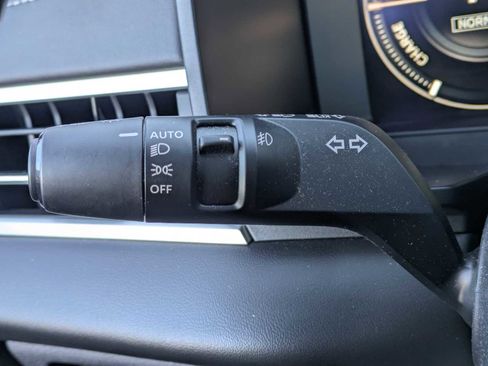 Used 2023 Mitsubishi Outlander SE image 27