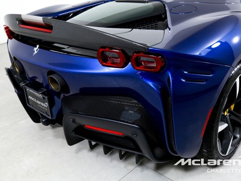 Used 2022 Ferrari SF90 Spider image 39