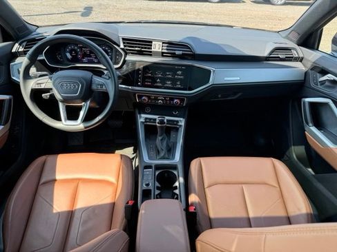 Certified 2025 Audi Q3 2.0T Premium w/ Convenience Package AWD/4WD image 15