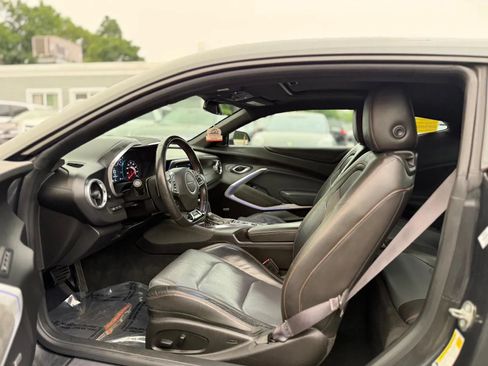Used 2017 Chevrolet Camaro LT RWD image 11