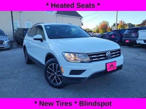 Used 2021 Volkswagen Tiguan SE image 1