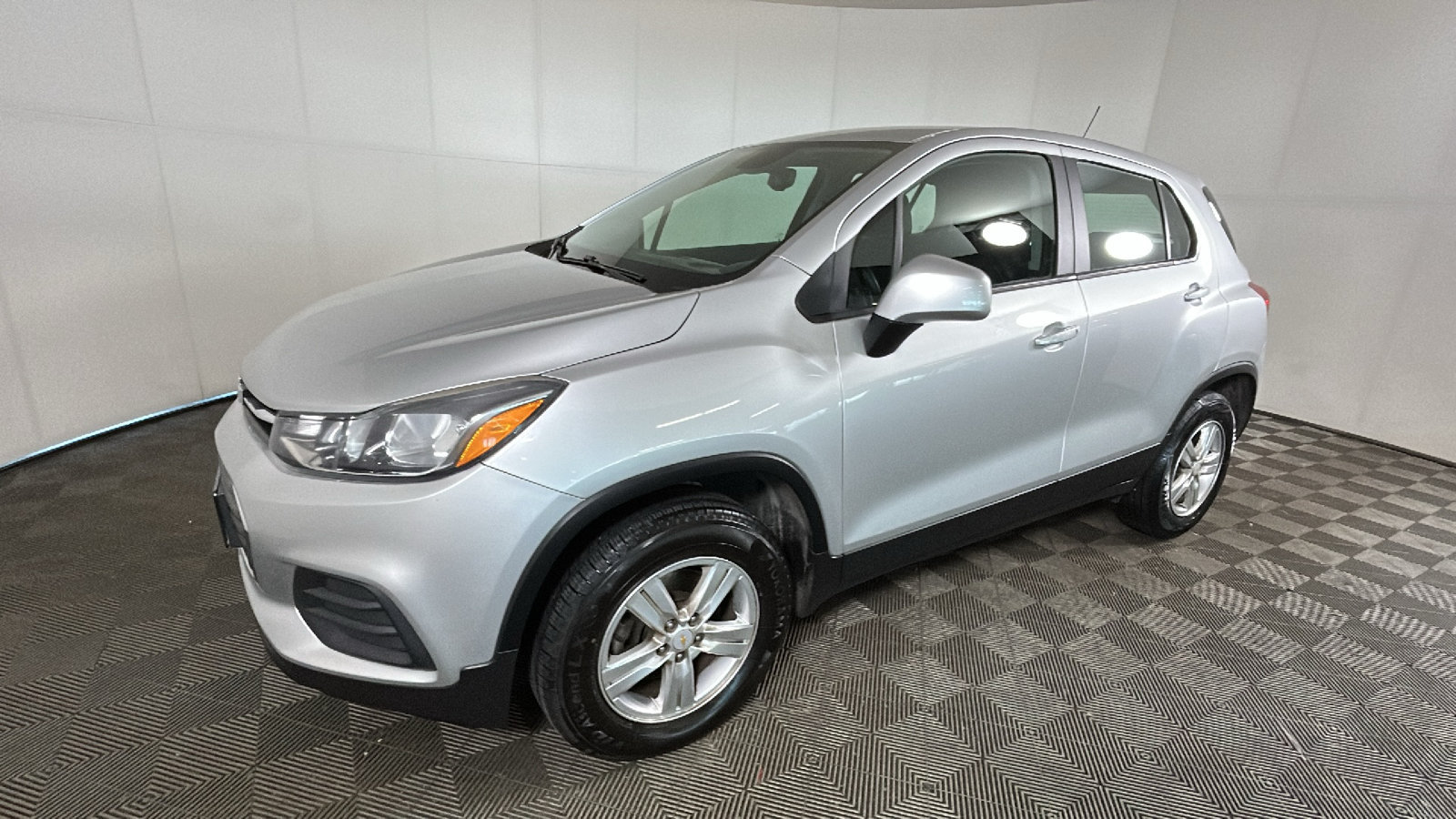 Used 2018 Chevrolet Trax LS AWD/4WD image 7
