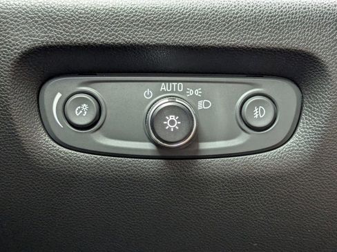 Used 2019 Chevrolet Traverse LT FWD image 35