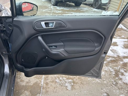 Used 2014 Ford Fiesta SE image 15