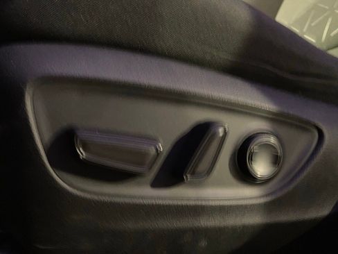 Used 2021 Toyota RAV4 XLE w/ Convenience Package image 12