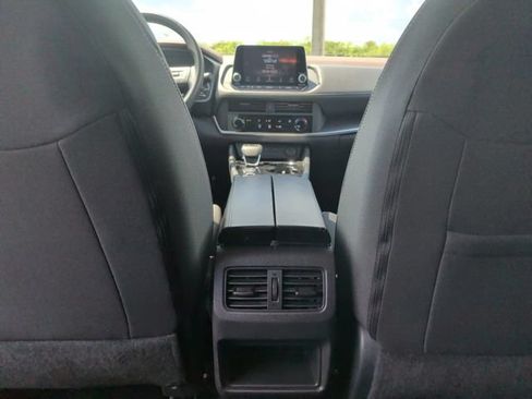 Used 2023 Nissan Rogue S FWD image 31