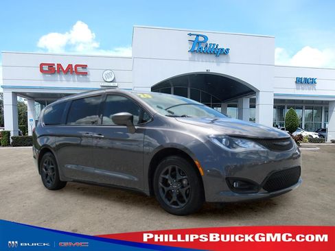 Used 2020 Chrysler Pacifica Touring-L w/ S Appearance Package FWD image 1