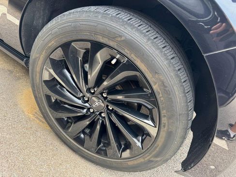 Used 2021 Lincoln Navigator Reserve AWD/4WD image 4