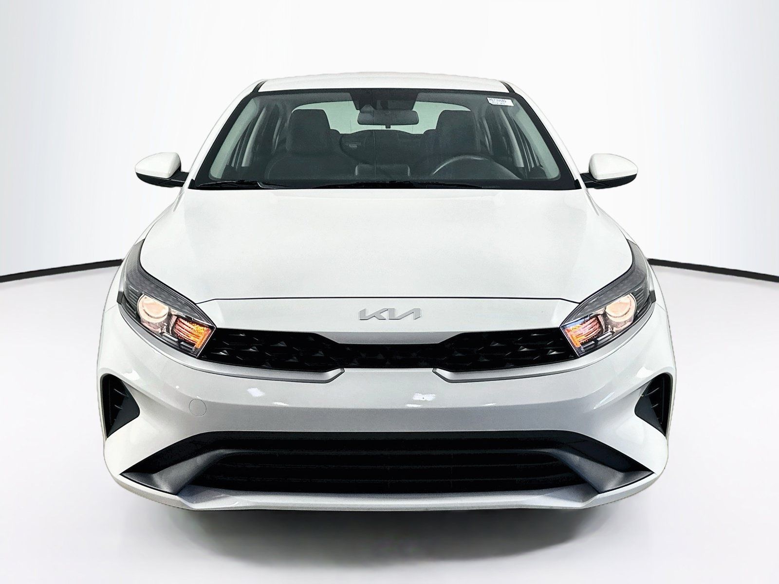 Used 2024 Kia Forte LX FWD image 2