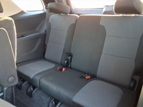 Used 2020 Chevrolet Traverse LT image 9