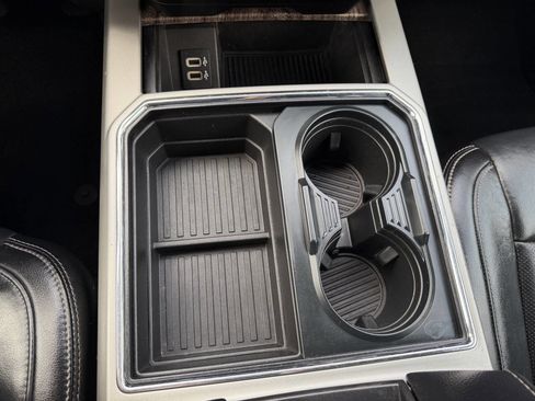 Used 2019 Ford F350 Lariat w/ Lariat Value Package AWD/4WD image 16