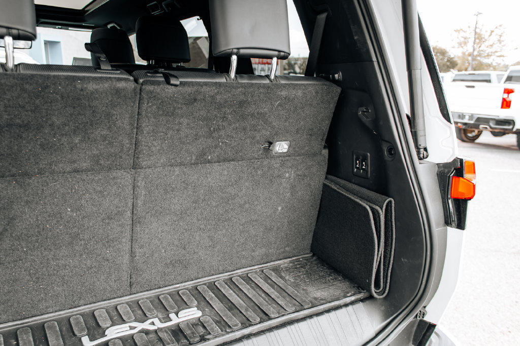 Used 2024 Lexus GX 550 w/ Accessory Package (Z1) AWD/4WD image 32