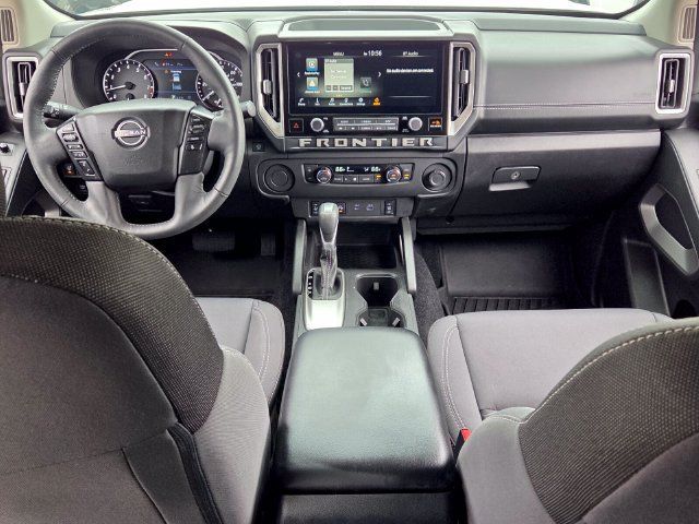 Used 2025 Nissan Frontier SV w/ SV Convenience Package RWD image 9