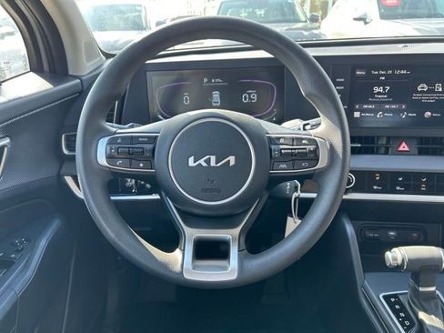 Used 2025 Kia Sportage LX image 18