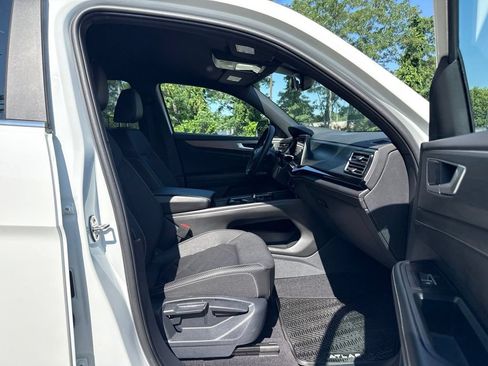 Used 2024 Volkswagen Atlas Cross Sport SE AWD/4WD image 20