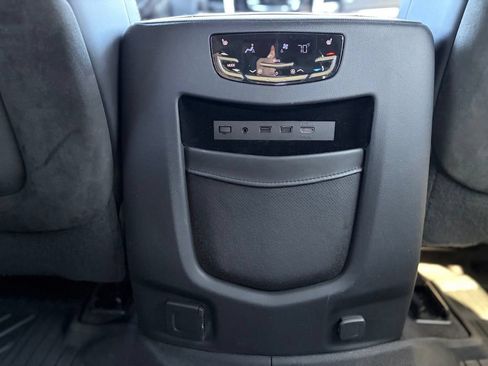 Used 2020 Cadillac Escalade Platinum AWD/4WD image 16