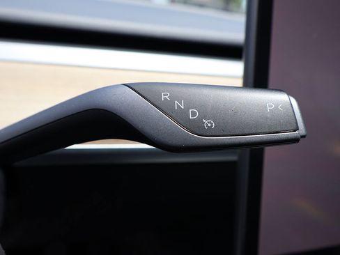 Used 2023 Tesla Model 3 Standard Range RWD image 45